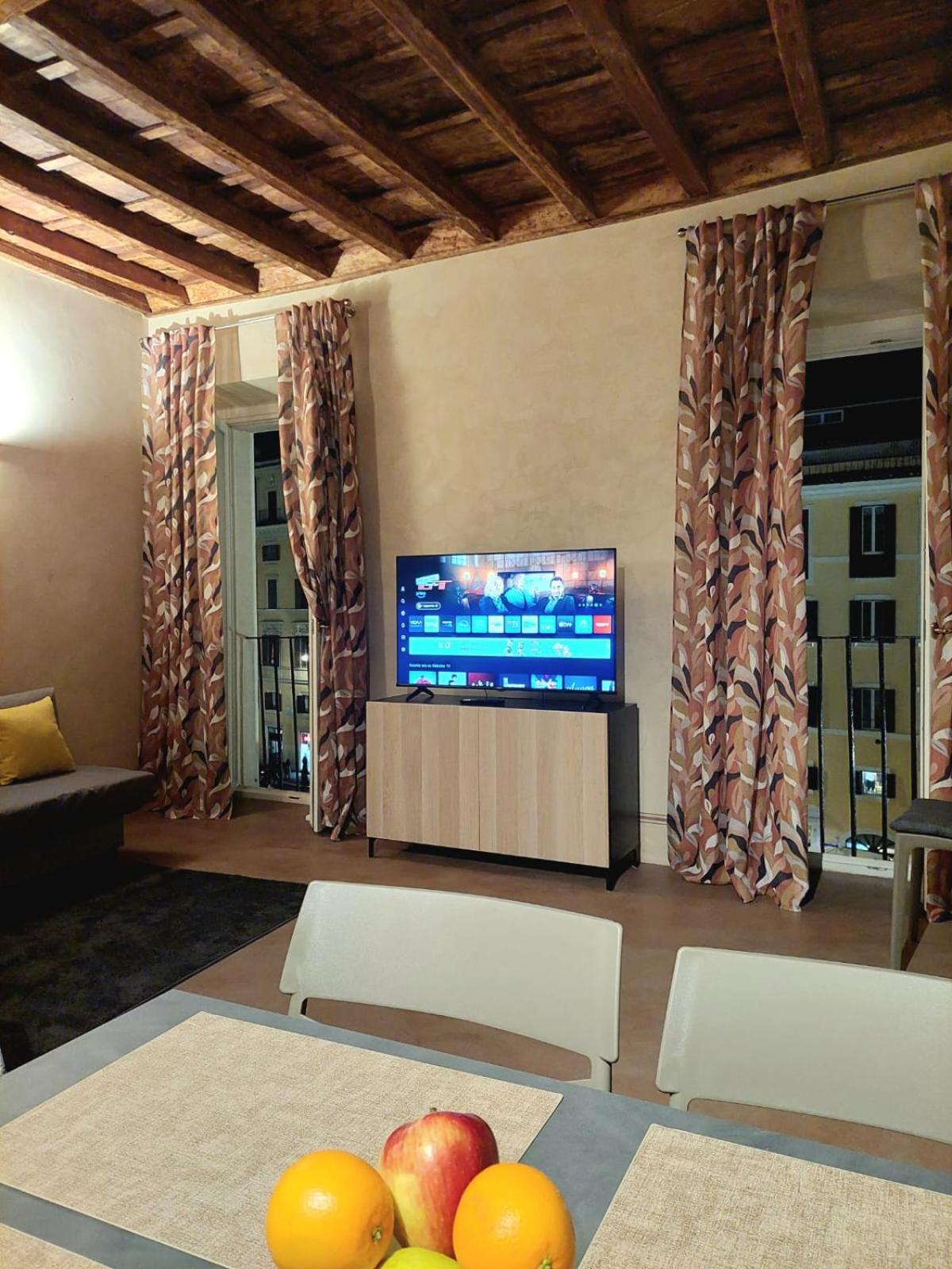 Apartment Pantheon In Finestra Rom